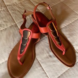 T-strap sandals